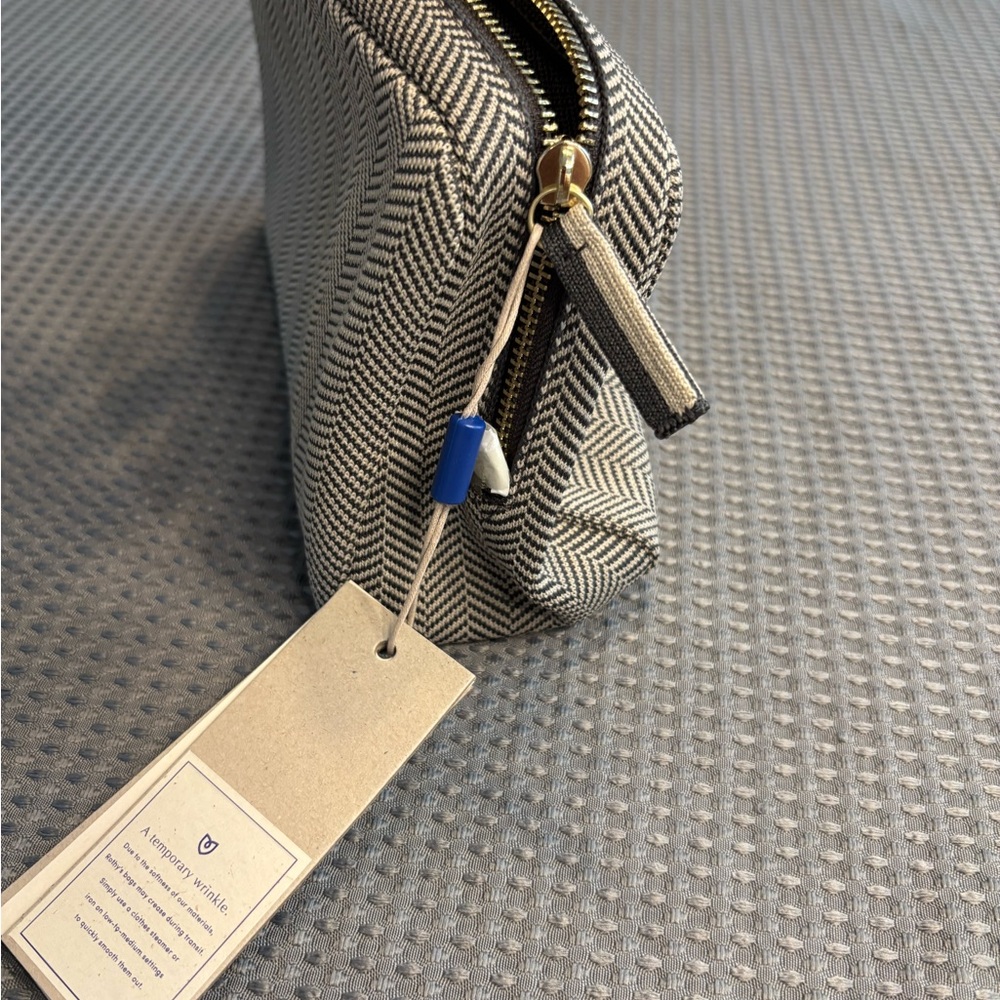 Rothy's Universal pouch iron herringbone “ no box “ - Picture 6 of 6